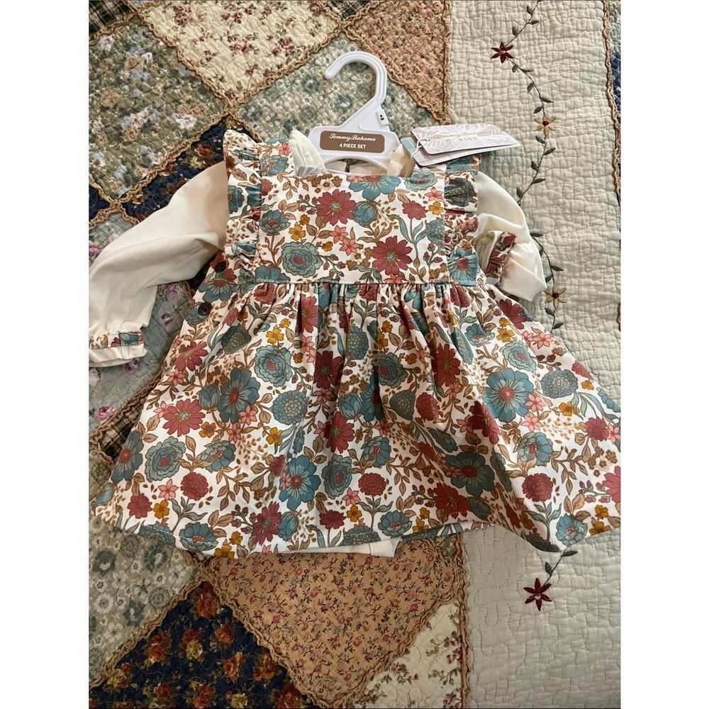 Tommy Bahama four piece set